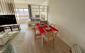 Cozy And Central Apartment With Parking